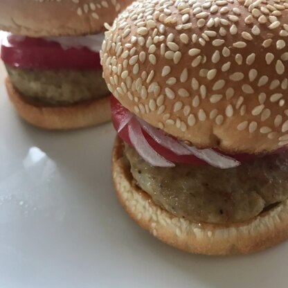 お昼にハンバーガーを作った際に参考にさせていただきました。なかなか上手にでき、味も上出来で満足です！